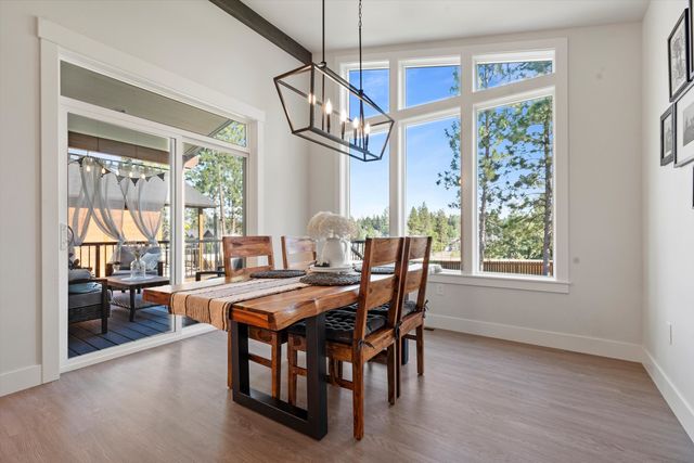 916 E Farwell Rd, Spokane, WA 99208