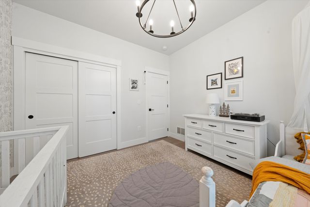 916 E Farwell Rd, Spokane, WA 99208