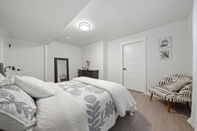 916 E Farwell Rd, Spokane, WA 99208