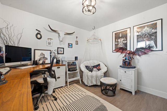 916 E Farwell Rd, Spokane, WA 99208