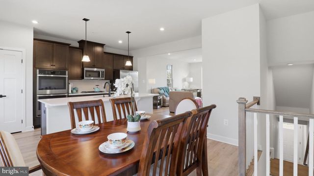 9640 NATURE TRL, Montgomery Village, MD 20886