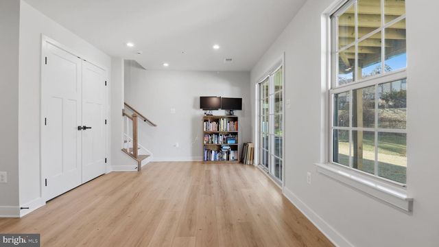 9640 NATURE TRL, Montgomery Village, MD 20886