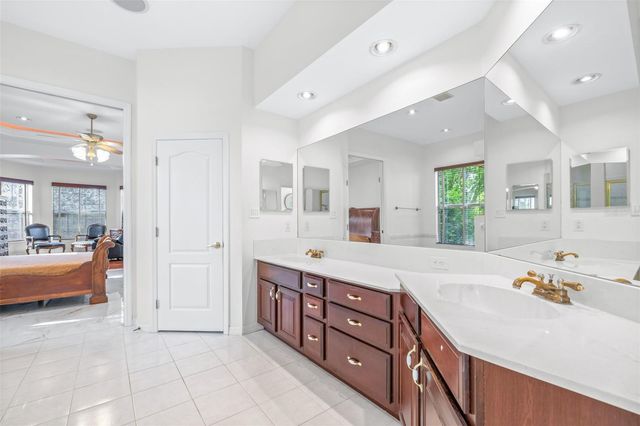 10102 DEERCLIFF DRIVE, Tampa, FL 33647