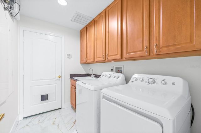 10102 DEERCLIFF DRIVE, Tampa, FL 33647