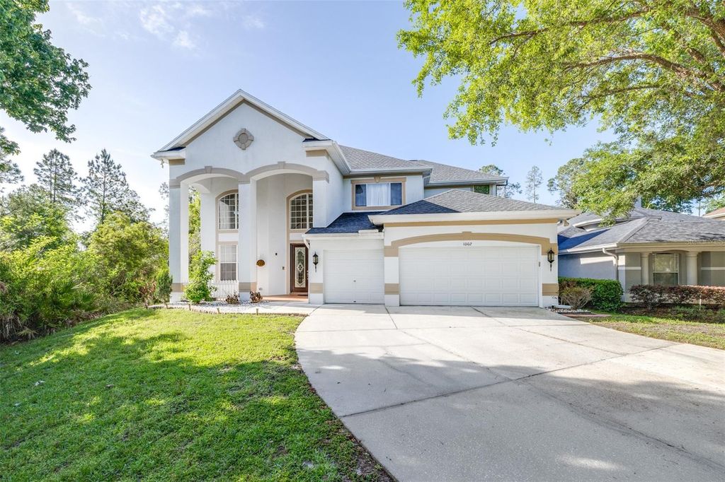 Image 2 of property listing at 10102 DEERCLIFF DRIVE, Tampa, FL 33647