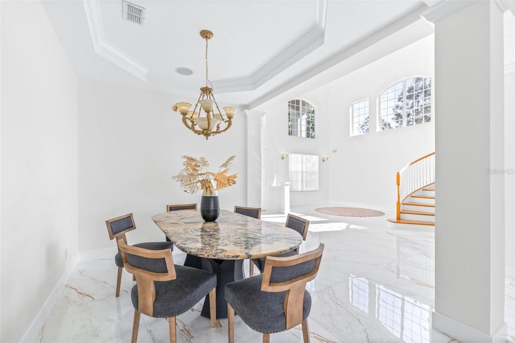 Image 11 of property listing at 10102 DEERCLIFF DRIVE, Tampa, FL 33647