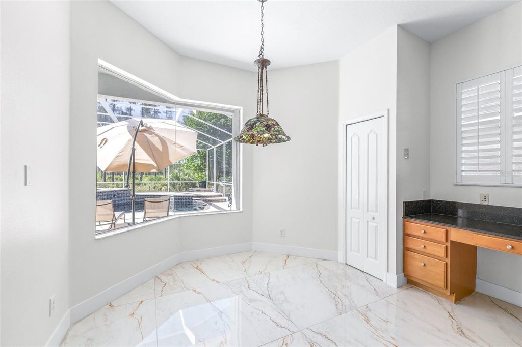 Image 20 of property listing at 10102 DEERCLIFF DRIVE, Tampa, FL 33647
