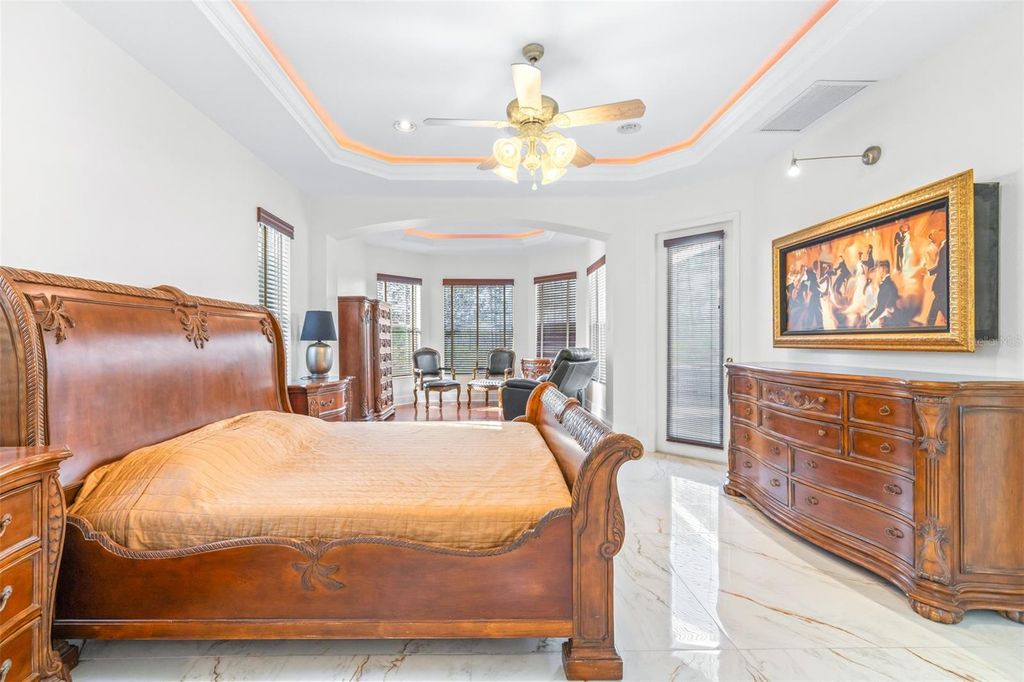 Image 23 of property listing at 10102 DEERCLIFF DRIVE, Tampa, FL 33647