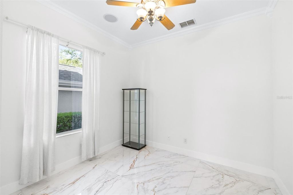 Image 29 of property listing at 10102 DEERCLIFF DRIVE, Tampa, FL 33647