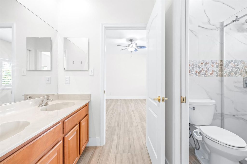 Image 36 of property listing at 10102 DEERCLIFF DRIVE, Tampa, FL 33647
