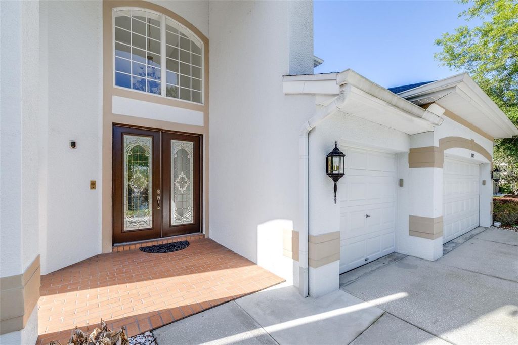 Image 5 of property listing at 10102 DEERCLIFF DRIVE, Tampa, FL 33647