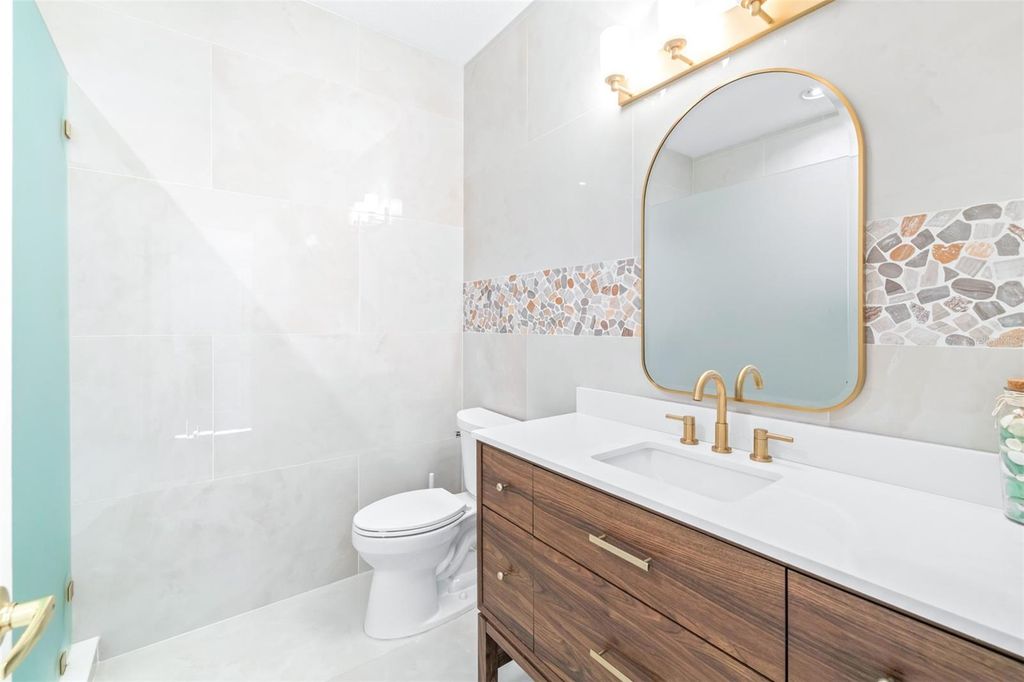 Image 42 of property listing at 10102 DEERCLIFF DRIVE, Tampa, FL 33647