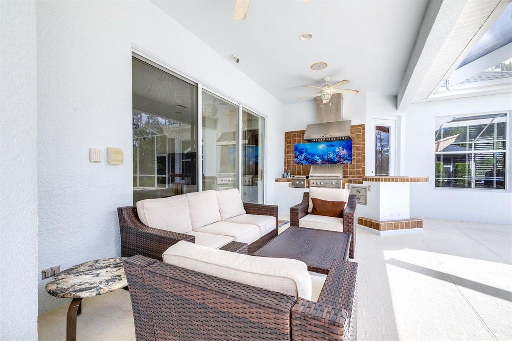 Image 49 of property listing at 10102 DEERCLIFF DRIVE, Tampa, FL 33647
