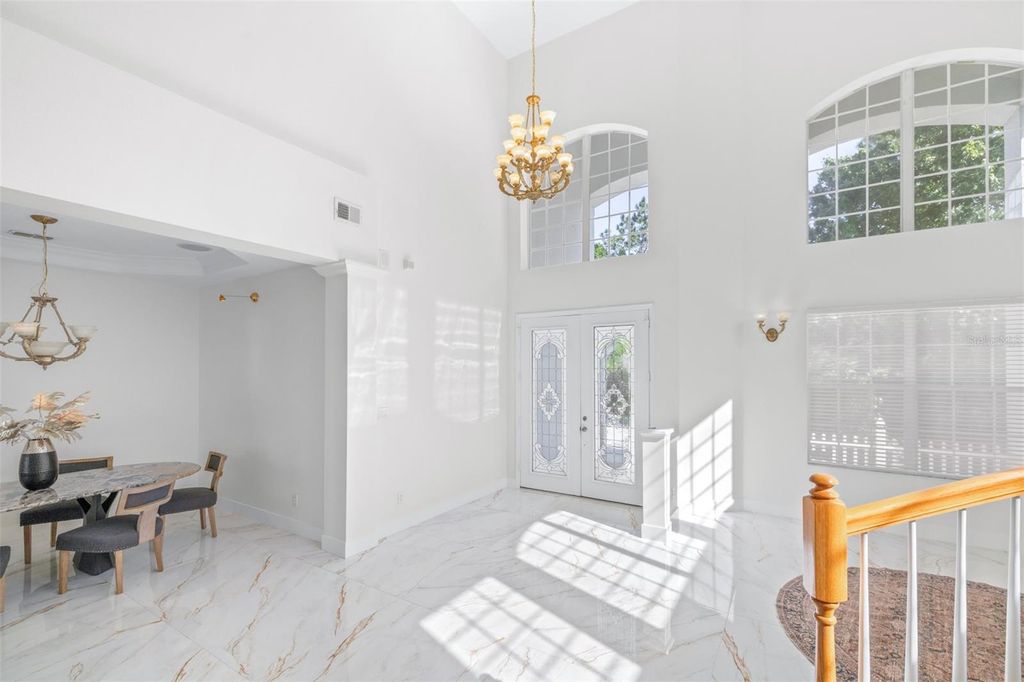 Image 6 of property listing at 10102 DEERCLIFF DRIVE, Tampa, FL 33647