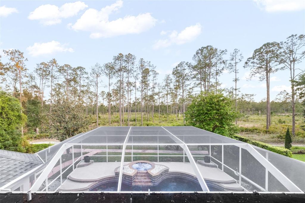 Image 57 of property listing at 10102 DEERCLIFF DRIVE, Tampa, FL 33647