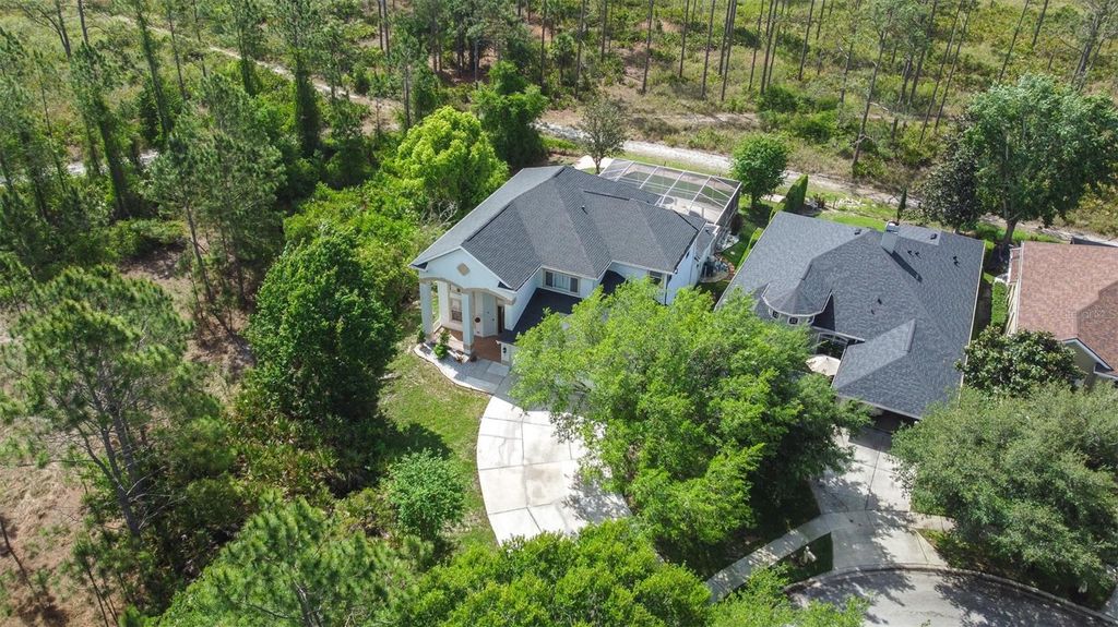 Image 70 of property listing at 10102 DEERCLIFF DRIVE, Tampa, FL 33647