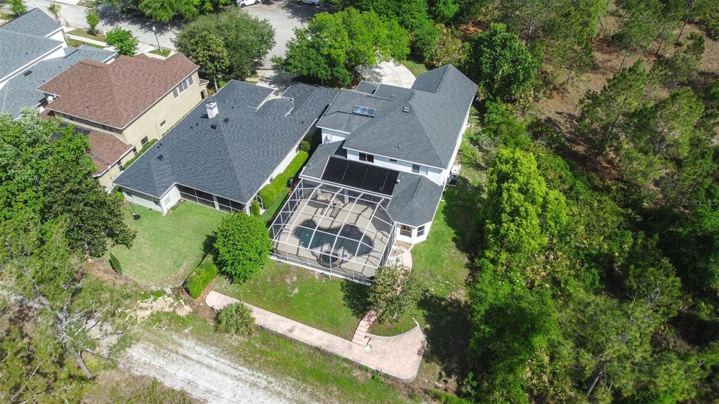 Image 73 of property listing at 10102 DEERCLIFF DRIVE, Tampa, FL 33647
