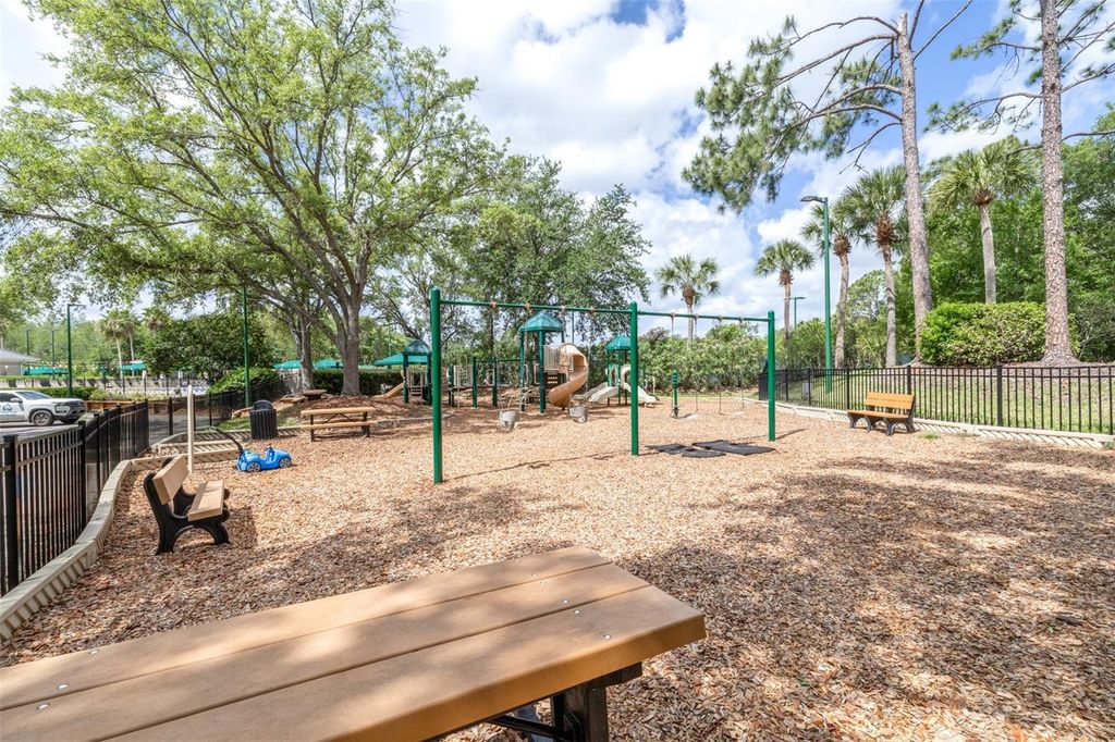 Image 78 of property listing at 10102 DEERCLIFF DRIVE, Tampa, FL 33647