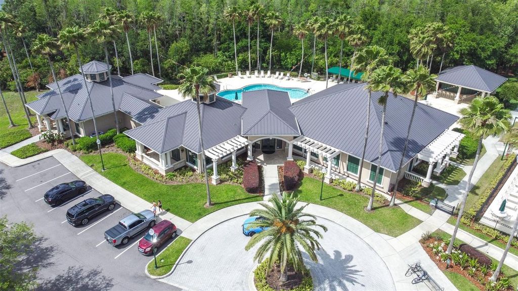 Image 83 of property listing at 10102 DEERCLIFF DRIVE, Tampa, FL 33647