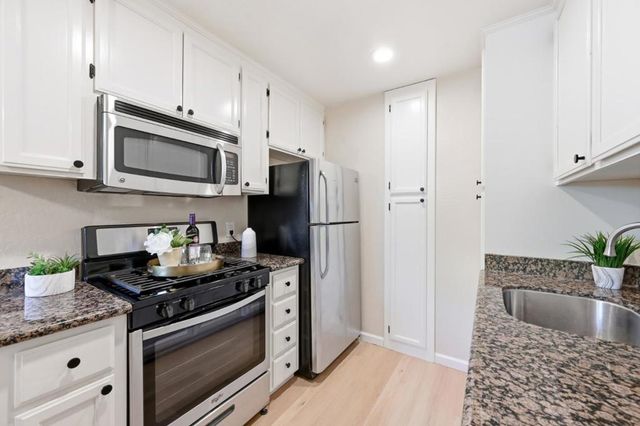 1924 Silverwood Avenue, Mountain View, CA 94043