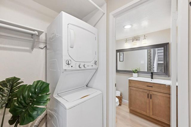 1924 Silverwood Avenue, Mountain View, CA 94043