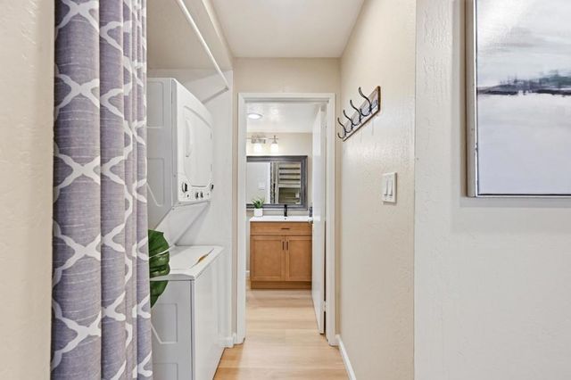 1924 Silverwood Avenue, Mountain View, CA 94043