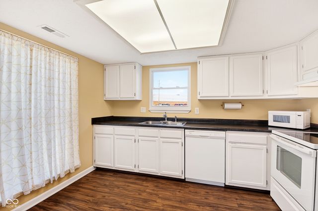 7538 Castleton Farms North Drive, Indianapolis, IN 46256