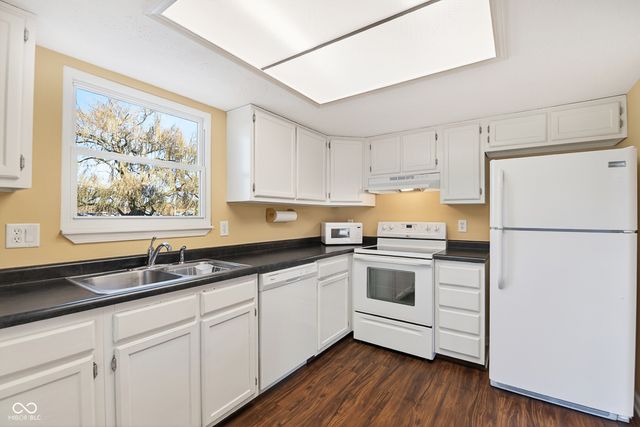 7538 Castleton Farms North Drive, Indianapolis, IN 46256