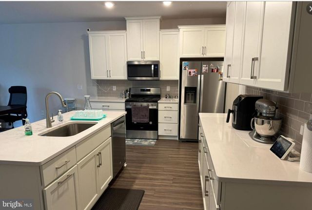 60 FOUR LEAF DR, Downingtown, PA 19335