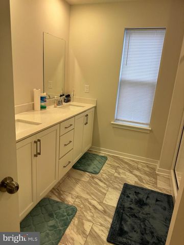 60 FOUR LEAF DR, Downingtown, PA 19335