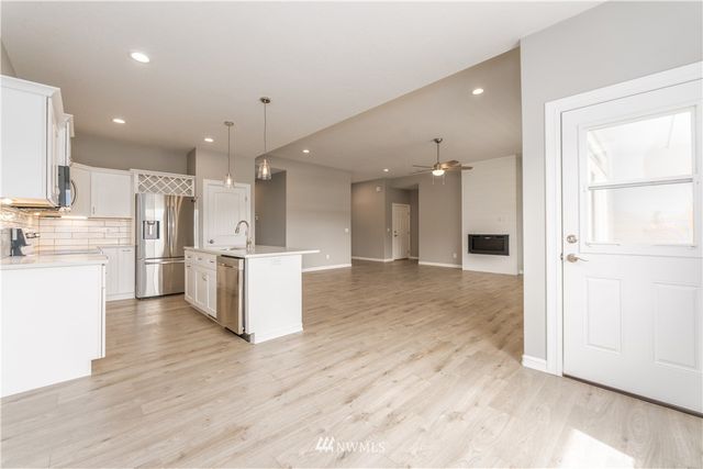 482 Sunny Brooke Lane, Chelan, WA 98816