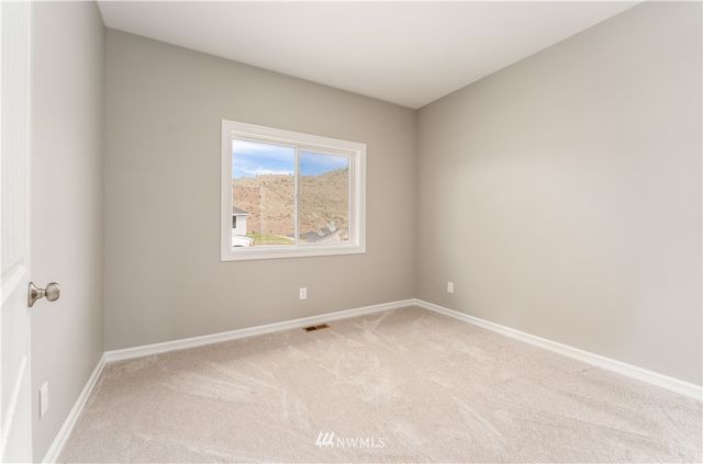 482 Sunny Brooke Lane, Chelan, WA 98816