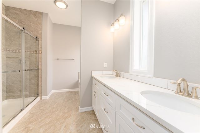 482 Sunny Brooke Lane, Chelan, WA 98816