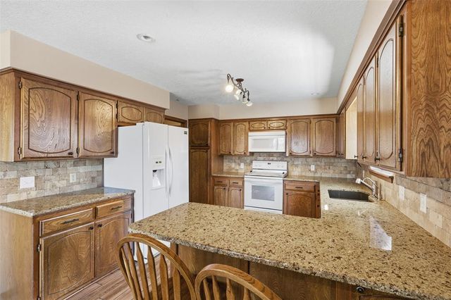 122 Bowerwood Drive, Chickasha, OK 73018