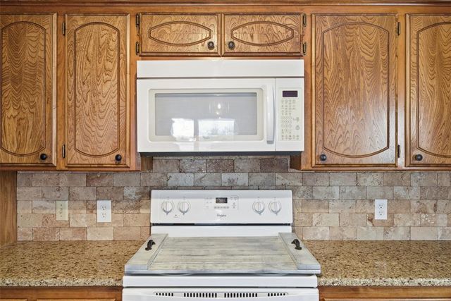 122 Bowerwood Drive, Chickasha, OK 73018