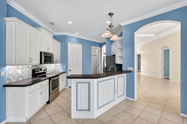 505 SW Lake Manatee Way, Port St. Lucie, FL 34986