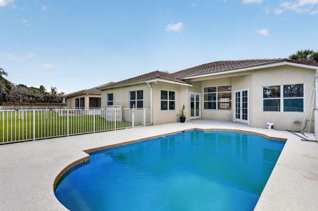 505 SW Lake Manatee Way, Port St. Lucie, FL 34986