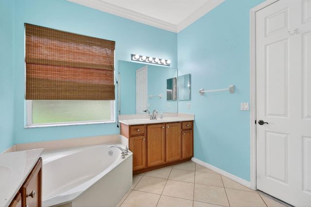 505 SW Lake Manatee Way, Port St. Lucie, FL 34986
