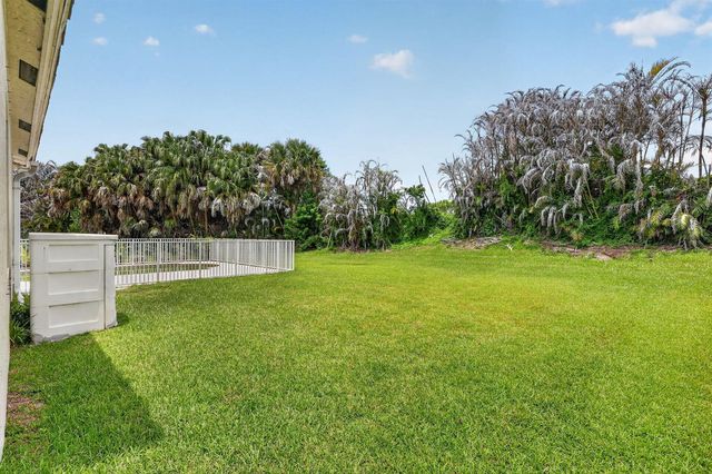 505 SW Lake Manatee Way, Port St. Lucie, FL 34986