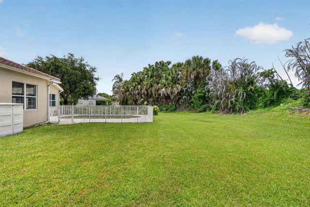 505 SW Lake Manatee Way, Port St. Lucie, FL 34986