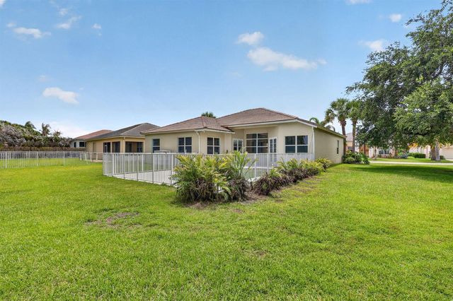 505 SW Lake Manatee Way, Port St. Lucie, FL 34986