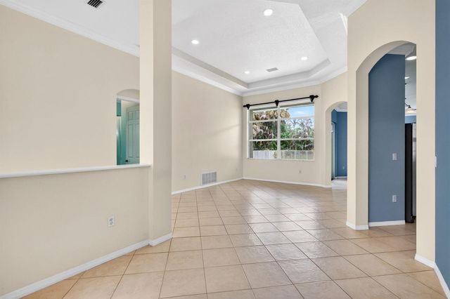 505 SW Lake Manatee Way, Port St. Lucie, FL 34986