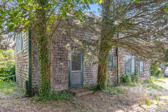 37 Pearl Street, Provincetown, MA 02657