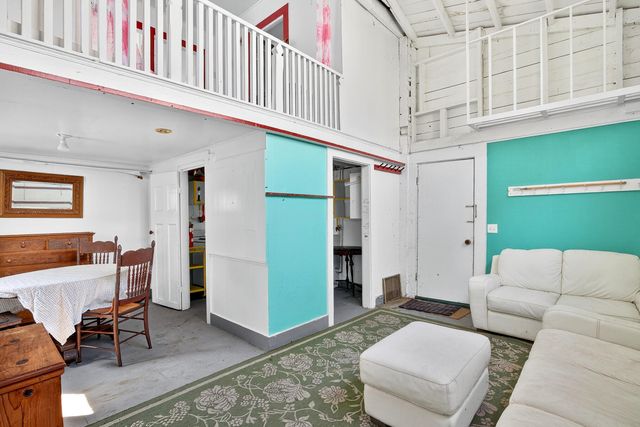 37 Pearl Street, Provincetown, MA 02657