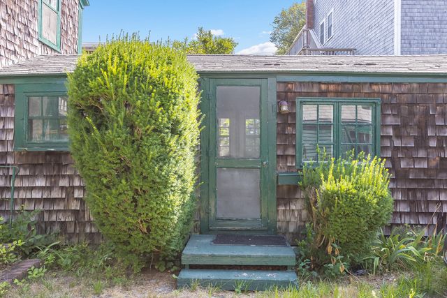 37 Pearl Street, Provincetown, MA 02657