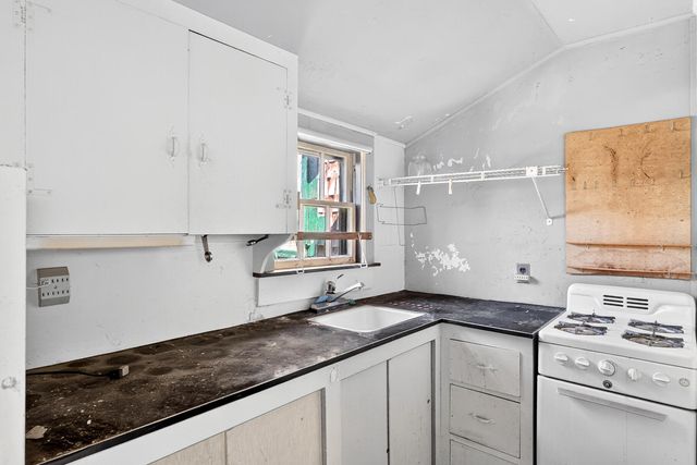 37 Pearl Street, Provincetown, MA 02657