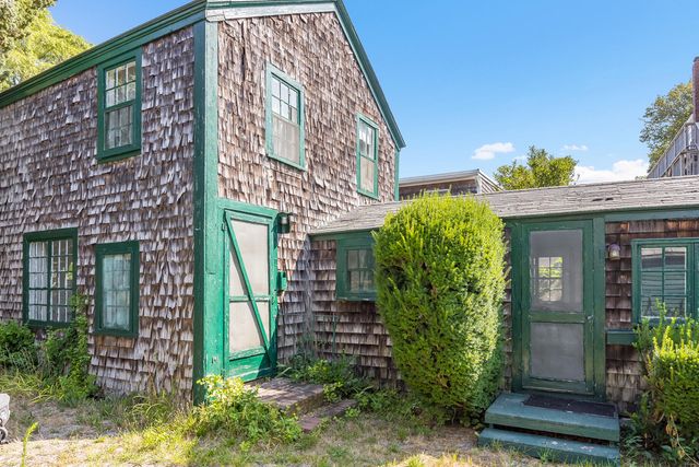 37 Pearl Street, Provincetown, MA 02657
