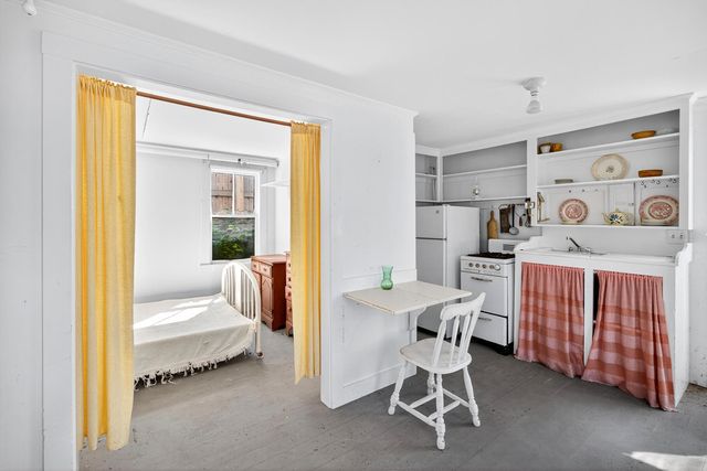 37 Pearl Street, Provincetown, MA 02657