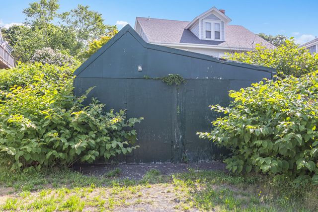 37 Pearl Street, Provincetown, MA 02657