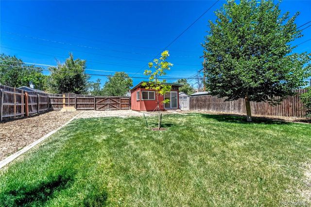 1557 Dallas Street, Aurora, CO 80010